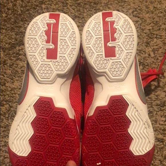 Athletic_Shoes